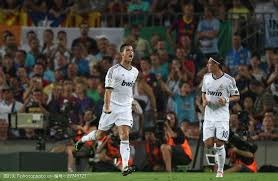 《光与影：33号远征队》摄影美图赏：美腿玉足太诱人！